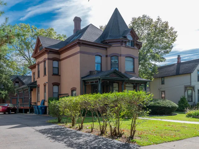 $550,000 | 232 Woodward Avenue, Kalamazoo, MI 49007