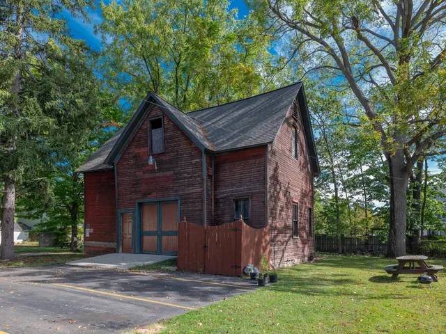 $550,000 | 232 Woodward Avenue, Kalamazoo, MI 49007