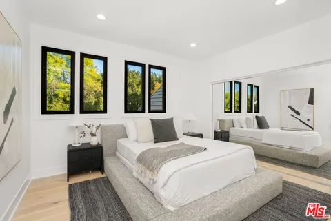 $4,999,999 | 4608 Westchester Drive, Woodland Hills, CA 91364