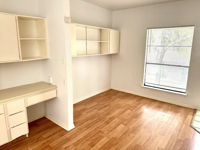 $850 | 7901 Cambridge Street, Unit 104, Houston, TX 77054