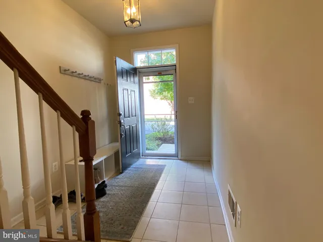 $2,900 | 11648 Leesborough Circle, Silver Spring, MD 20902