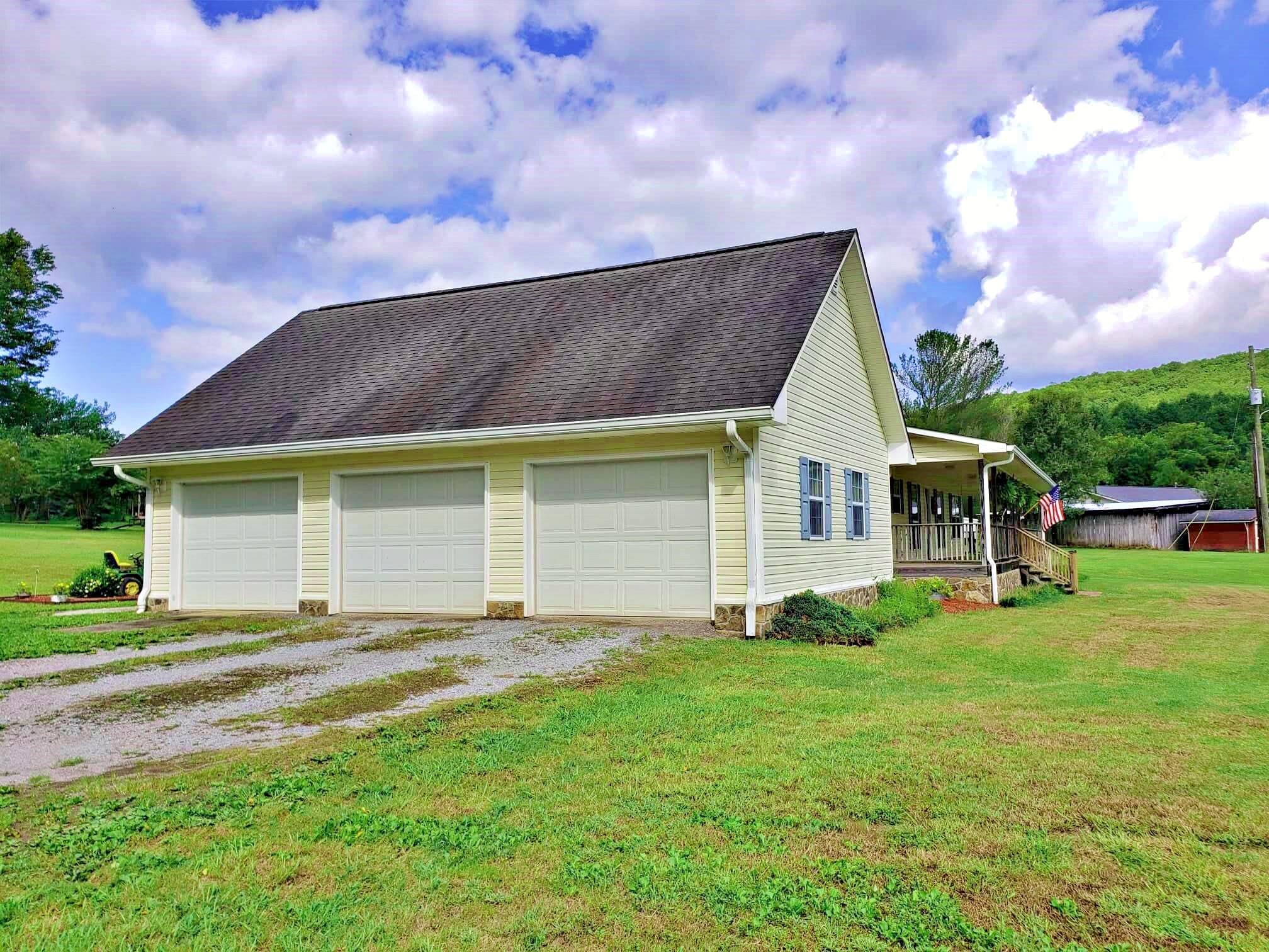 4370 Back Valley Road Evensville, TN 37332 - Photo 7 of 35 238999736_4485788304815335_2804897218582