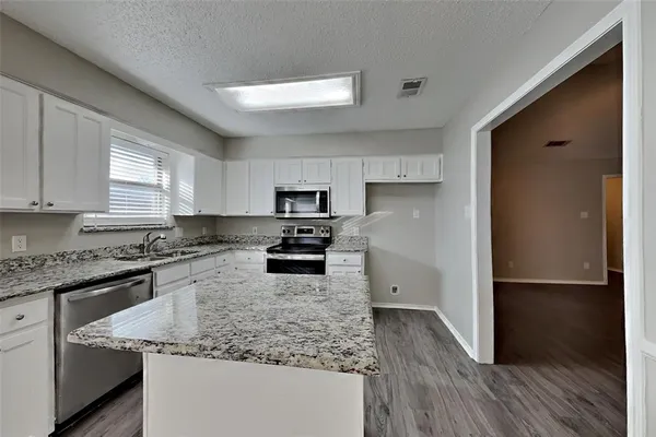 $2,025 | 6640 Willow View Drive, Watauga, TX 76148