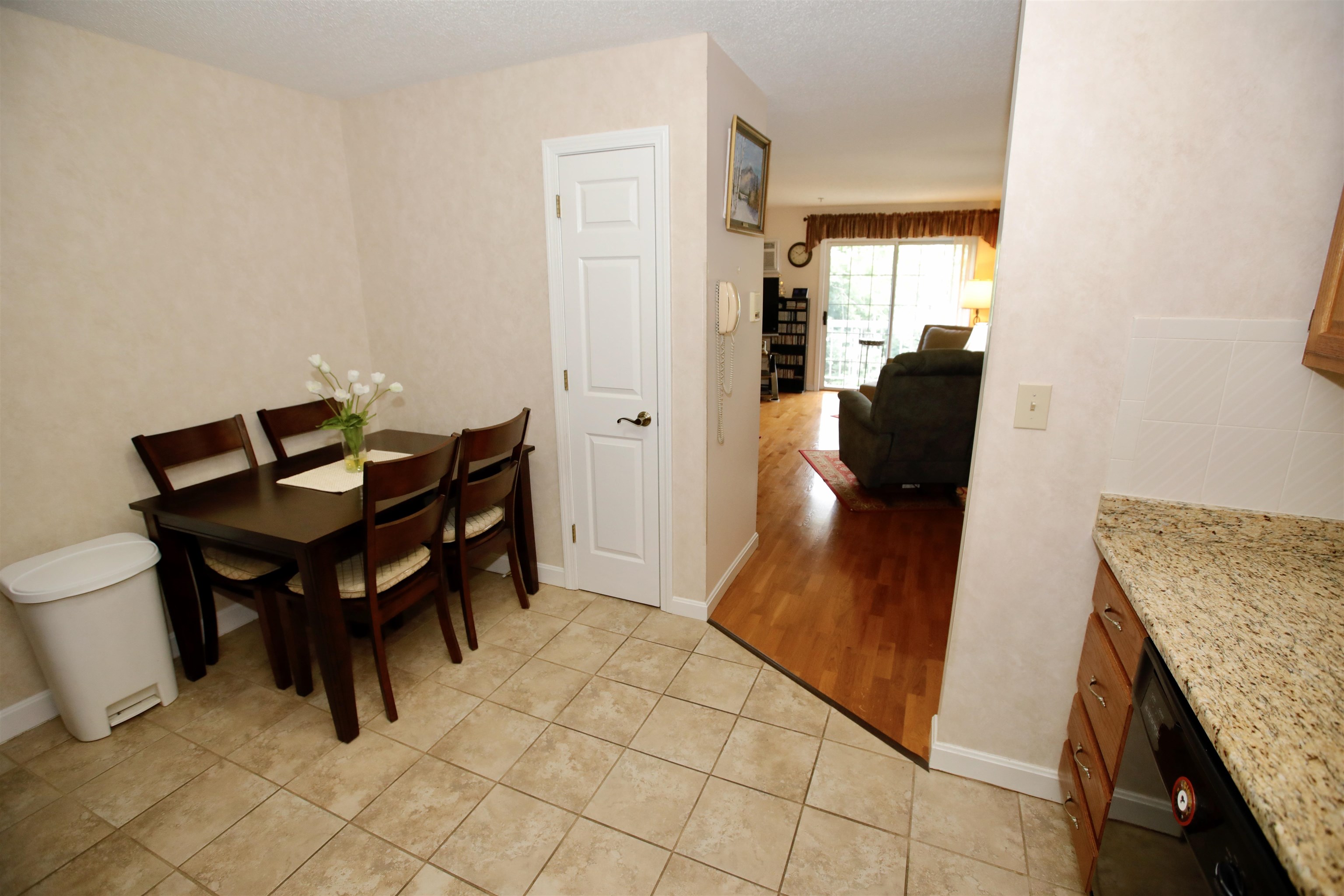 490 River Road, Unit 38 Manchester, NH 03104 - Photo 8 of 25 Gallery Image 8