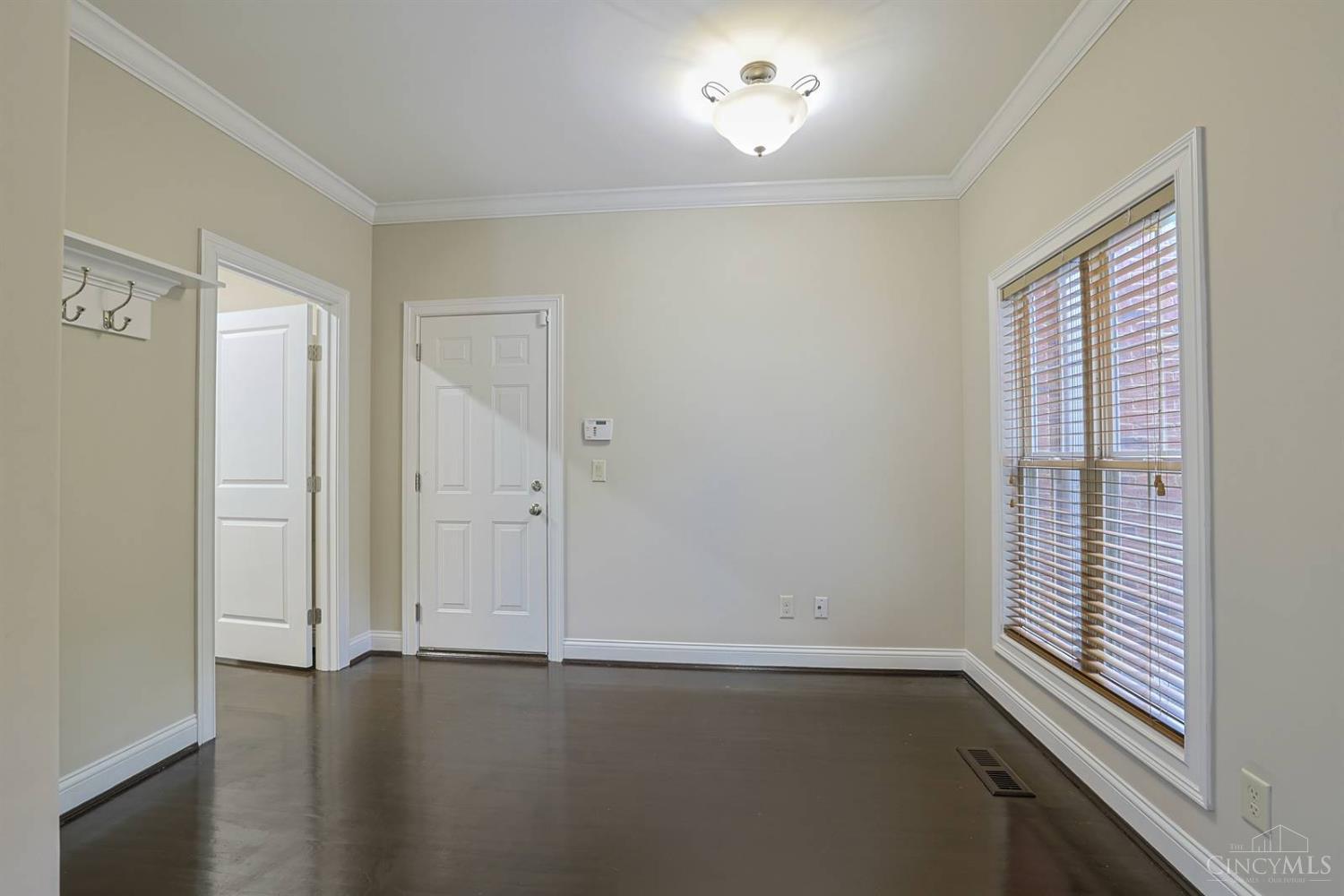 8731 Kenwood Road Cincinnati, OH 45242 - Photo 23 of 73