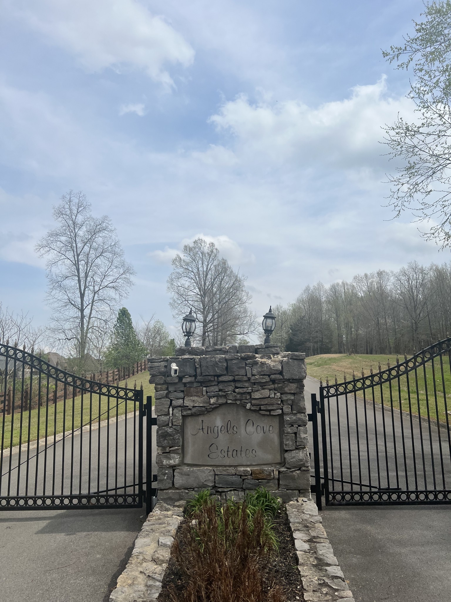 a view of terrace with city view