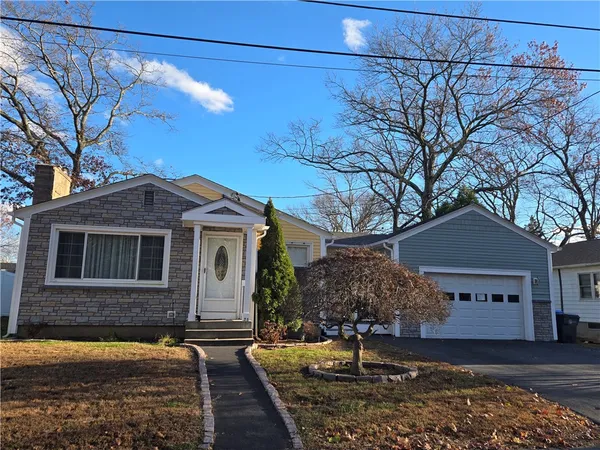 $399,900 | 29 Dakota Street, Providence, RI 02904