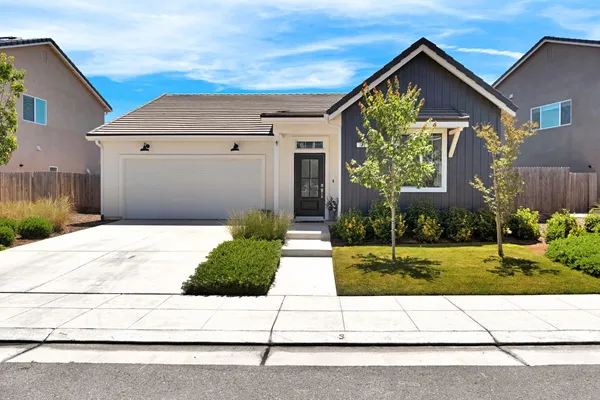$439,900 | 371 Huntington Avenue, Madera, CA 93636