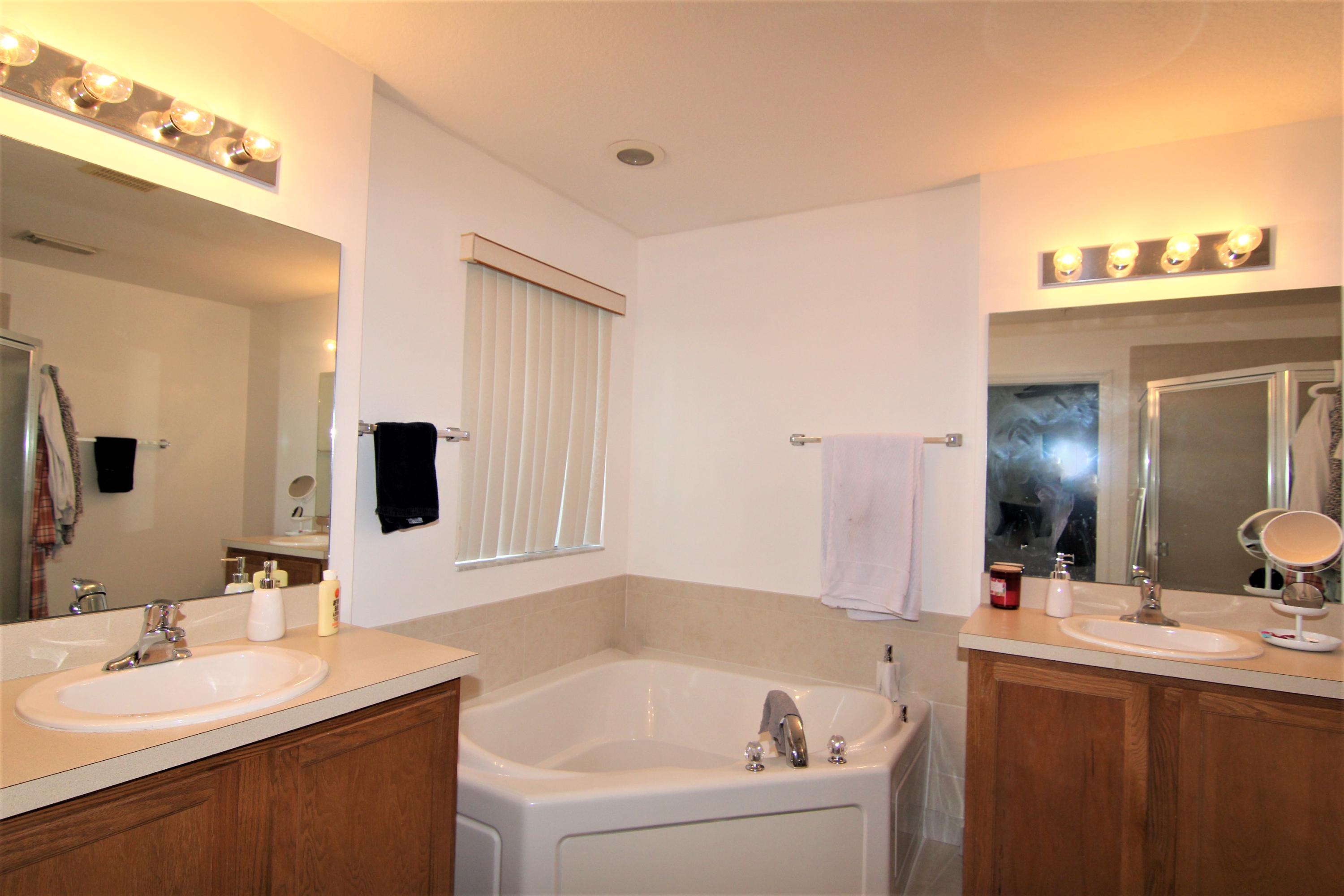 4615 Danson Way Delray Beach, FL 33445 - Photo 6 of 11 Master bath
