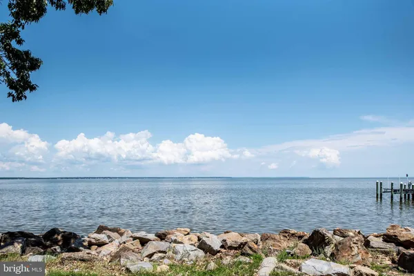 $350,000 | 160 12th Street, Colonial Beach, VA 22443