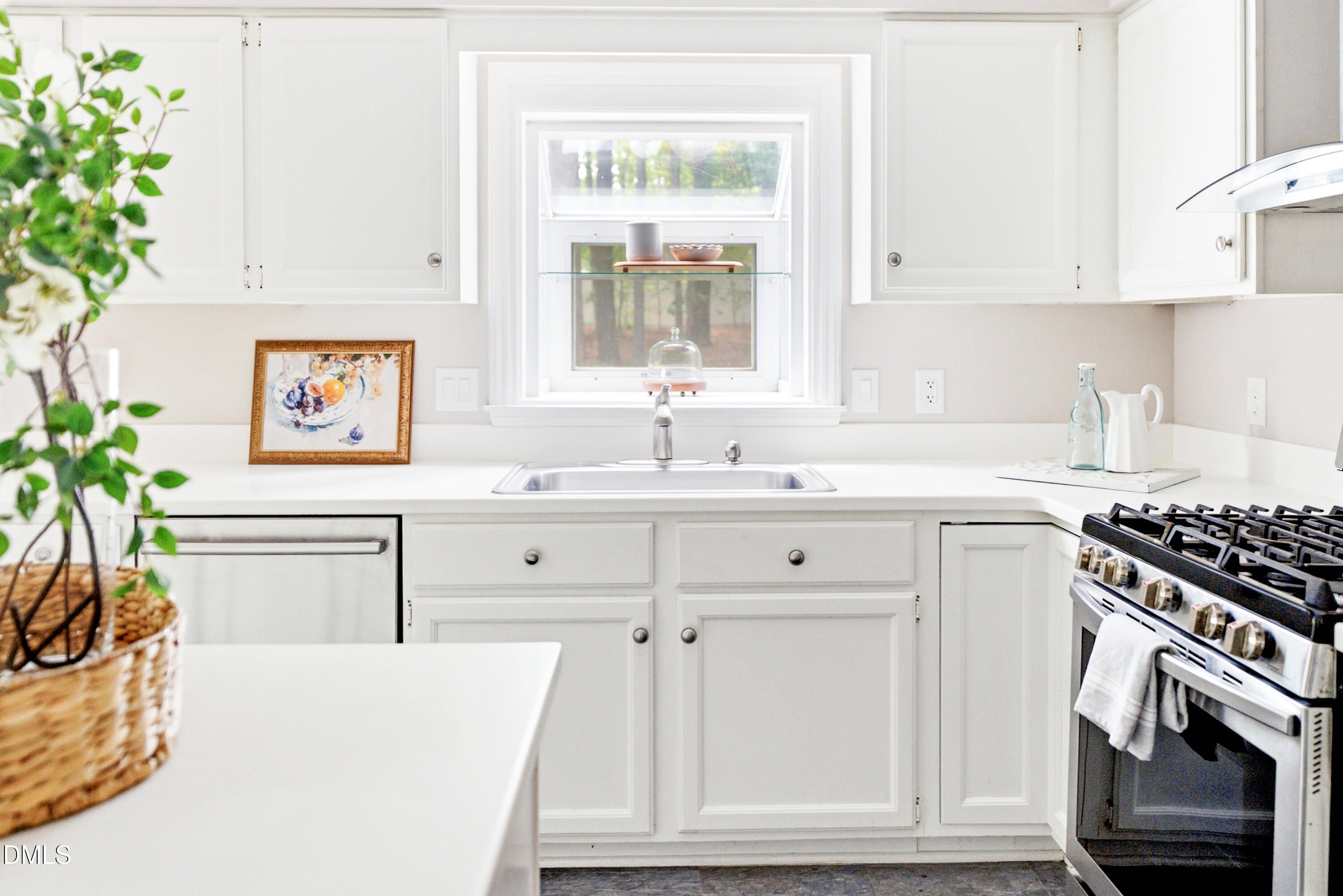 8112 Morgans Way Raleigh, NC 27615 - Photo 4 of 30 Kitchen