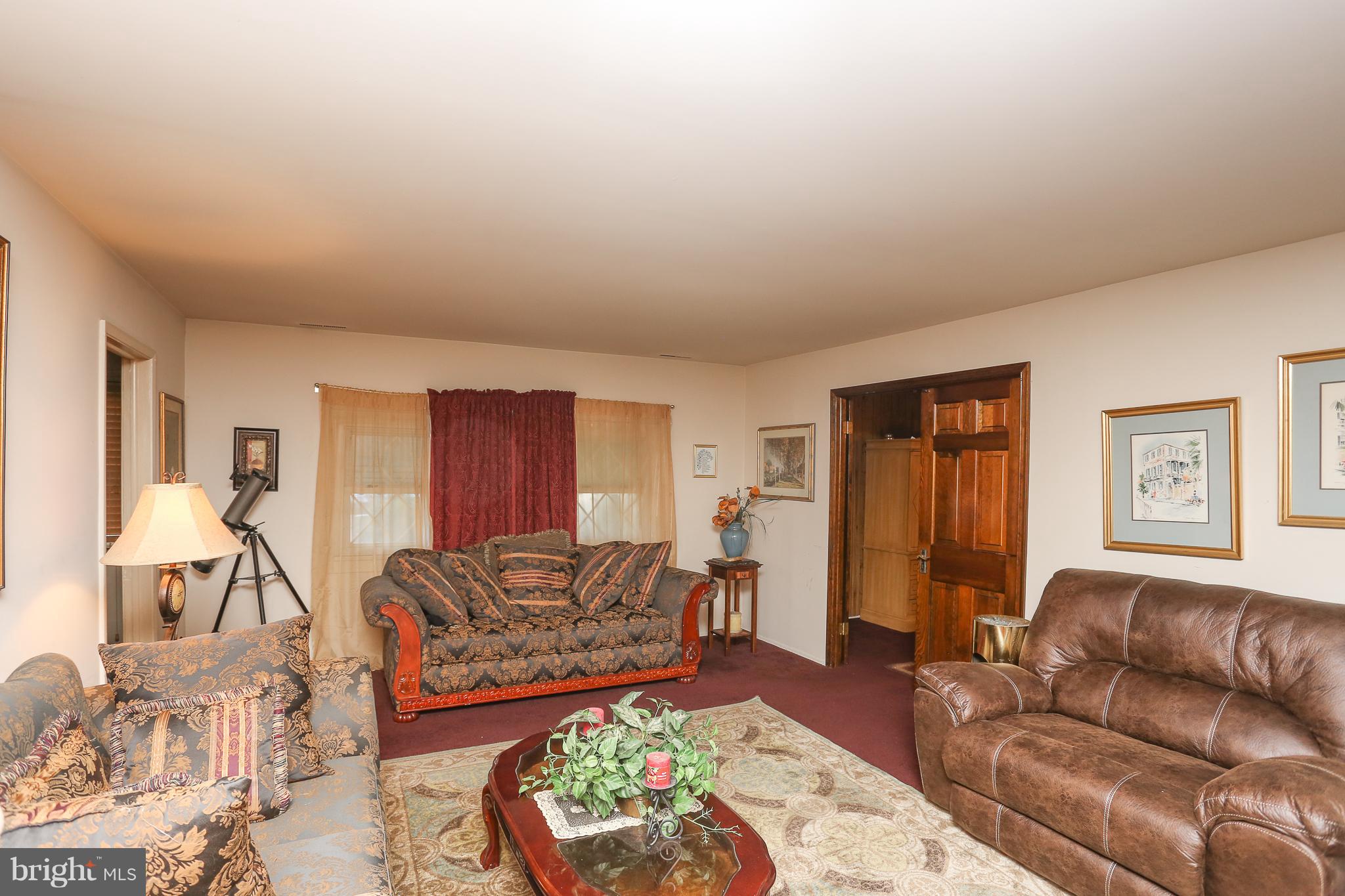 7141 Fairbrook Road Baltimore, MD 21244 - Photo 10 of 28 Living Room