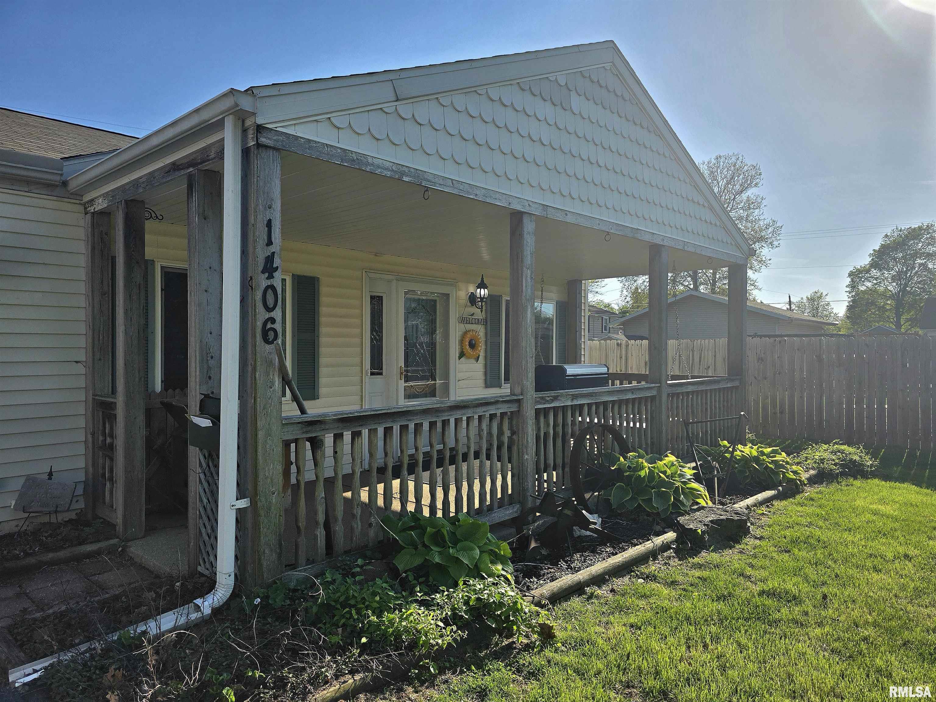 1406 Henrietta Street Pekin, IL 61554 - Photo 5 of 26