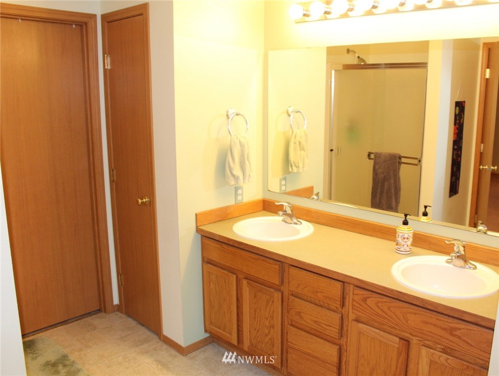 5719 Lemon Road Northeast Olympia, WA 98506 - Photo 12 of 19 Gallery Image 12