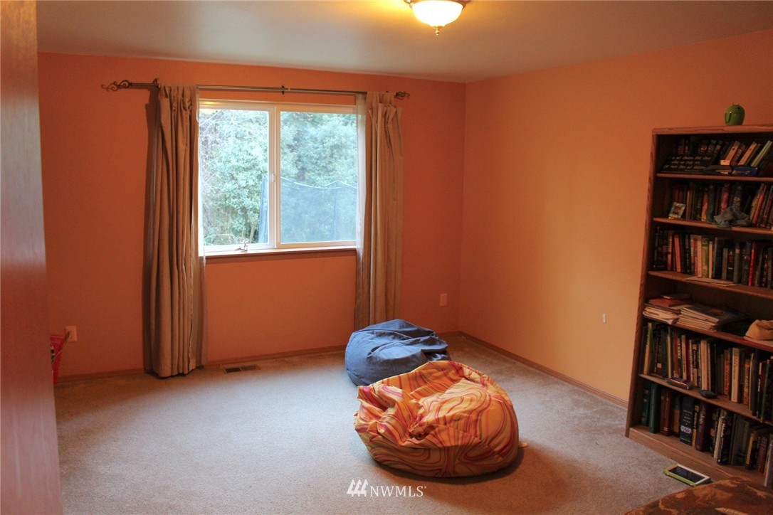 5719 Lemon Road Northeast Olympia, WA 98506 - Photo 14 of 19 Gallery Image 14