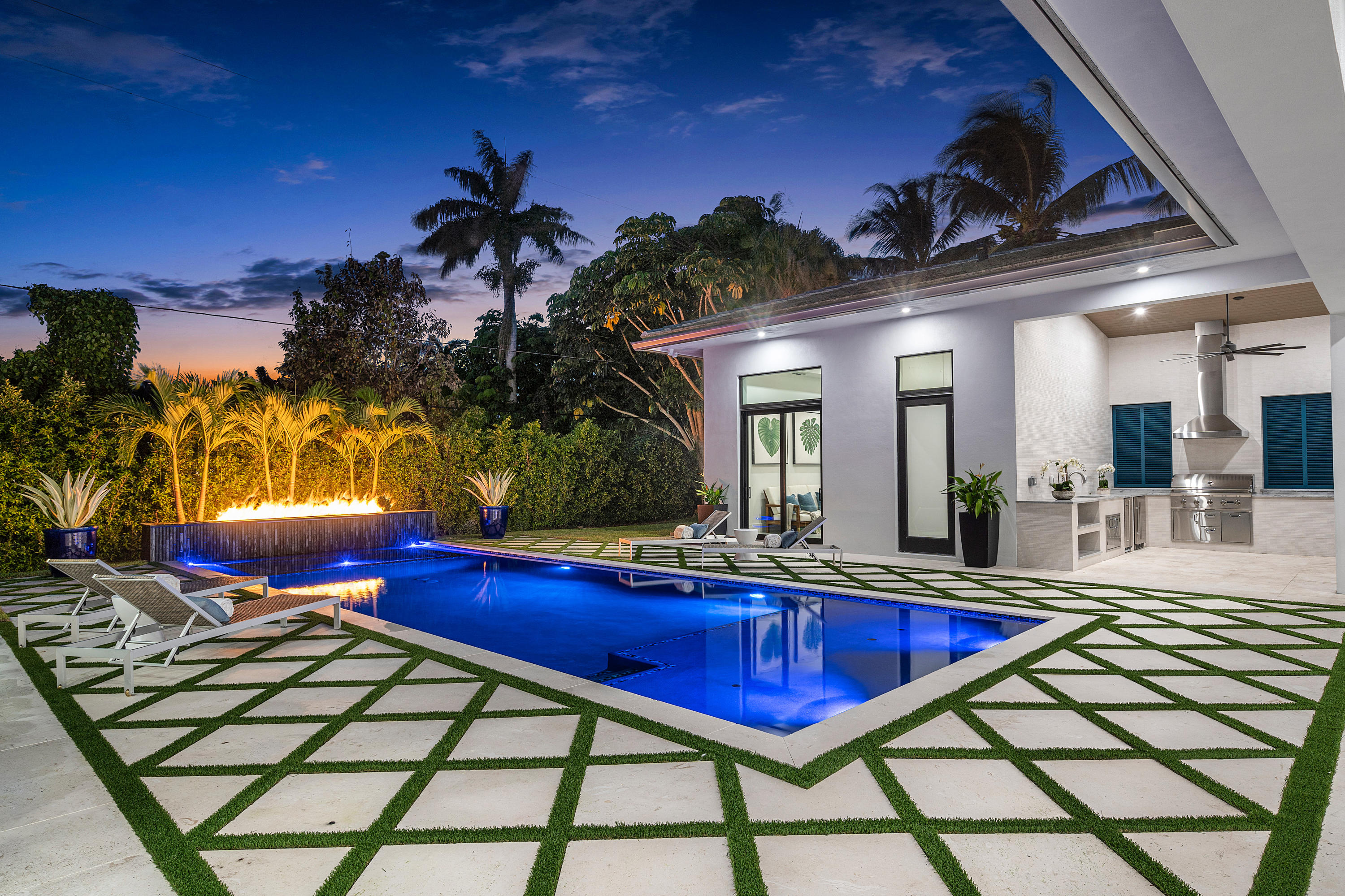 2101 Banyan Road Boca Raton, FL 33432 - Photo 4 of 76 Backyard