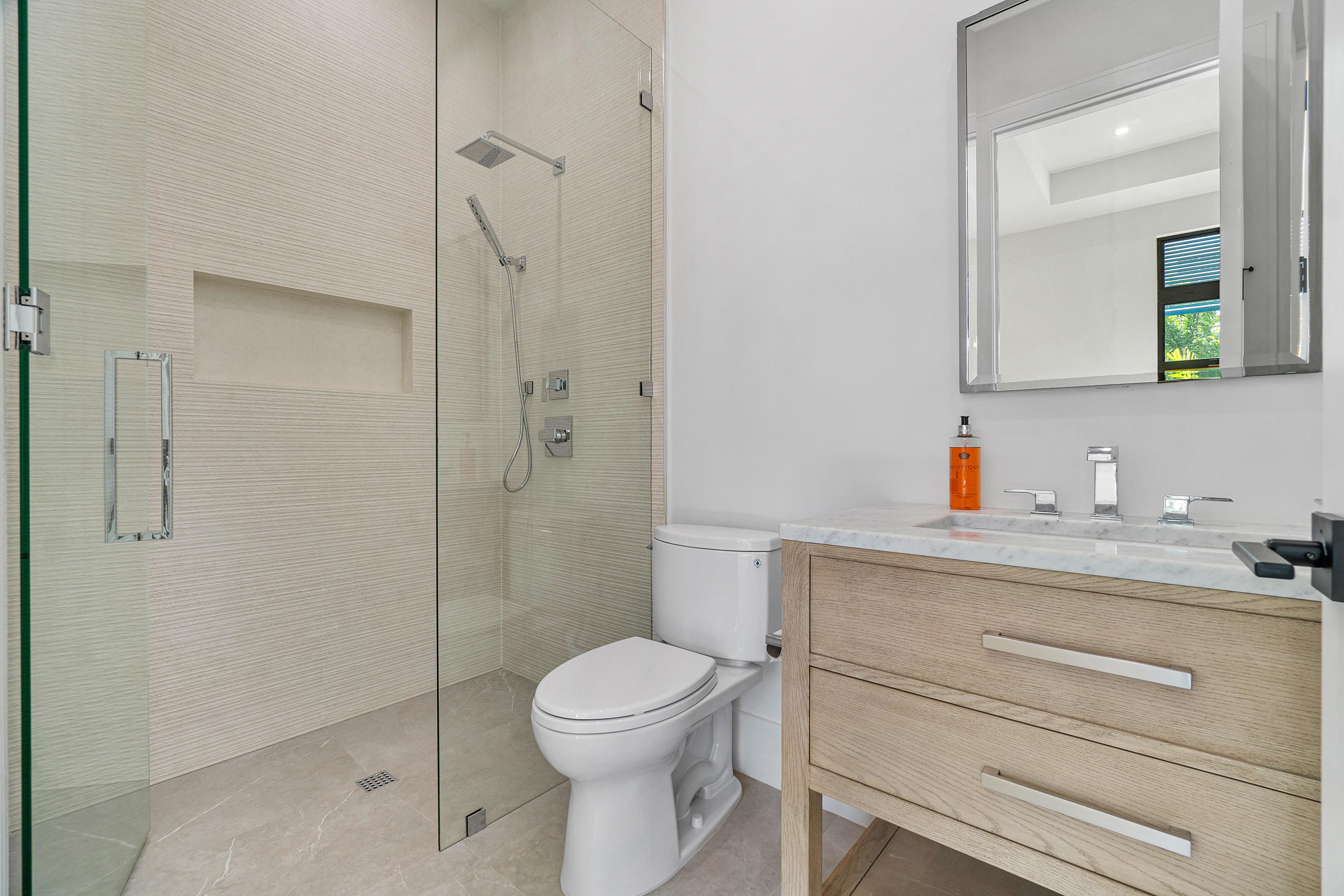 2101 Banyan Road Boca Raton, FL 33432 - Photo 44 of 76 Ensuite bathroom