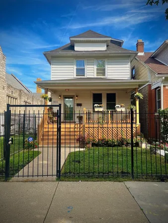$334,500 | 851 North Menard Avenue, Chicago, IL 60651