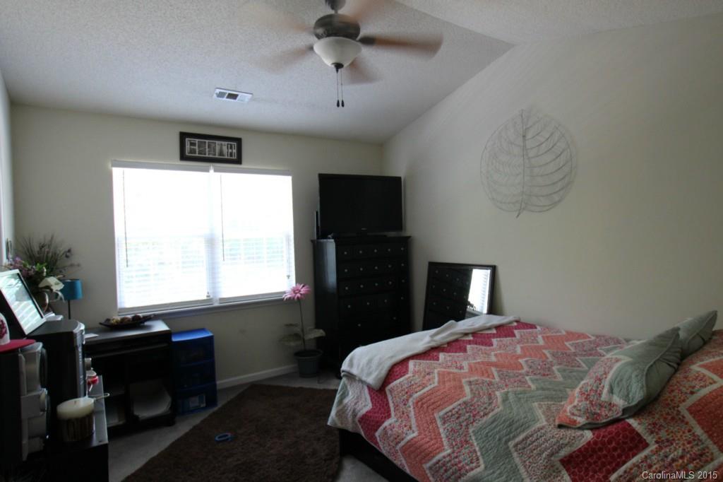 8134 Rudolph Road, Unit 2402 Charlotte, NC 28216 - Photo 4 of 8
