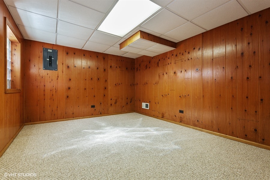 829 Hibbard Road Wilmette, IL 60091 - Photo 7 of 12 a view of an empty room