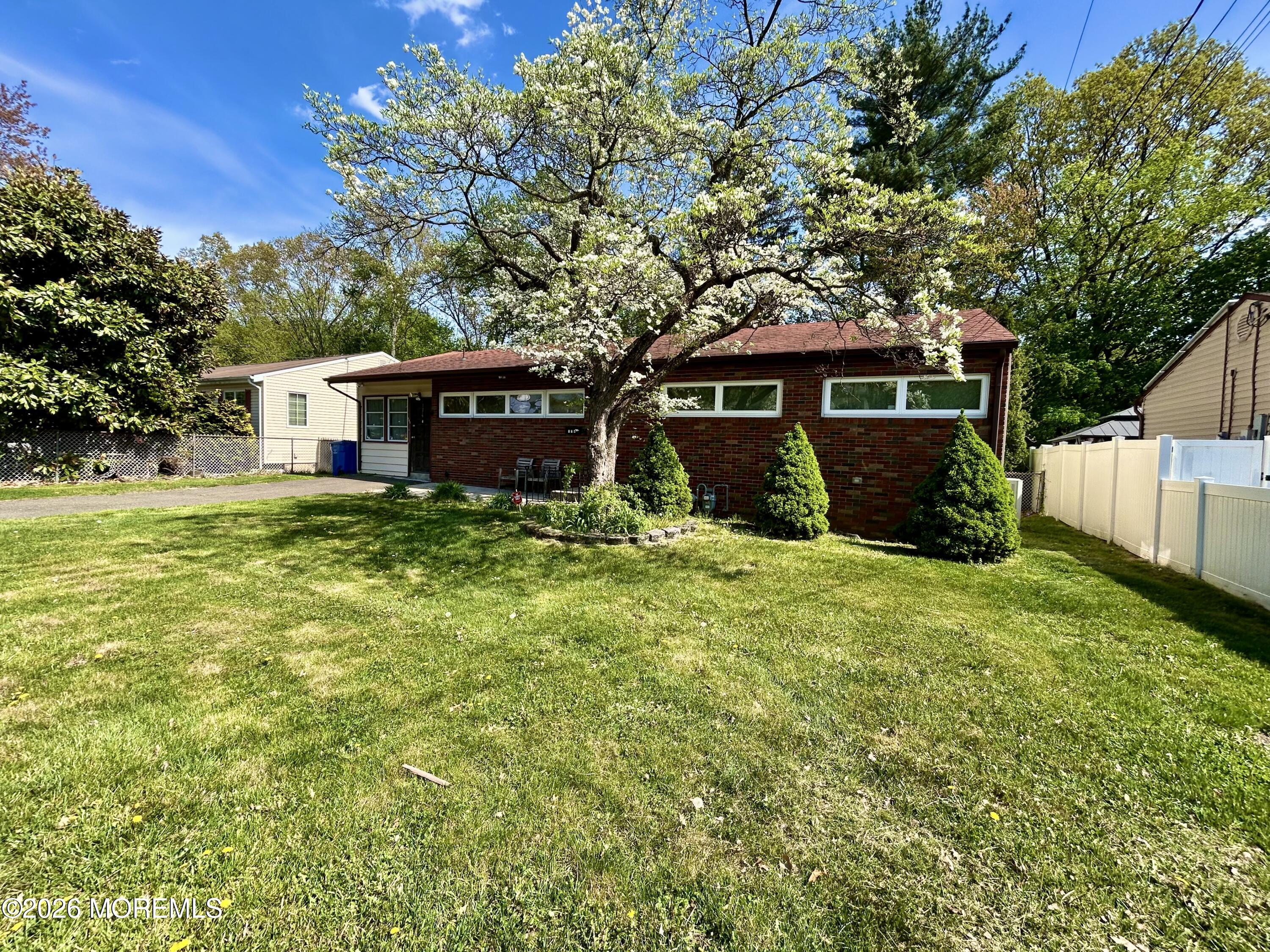 174 Princeton Road Parlin, NJ 08859 - Photo 4 of 33 IMG_7234