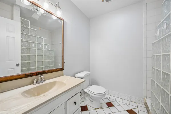 $2,595 | 5209 Evergreen Street, Bellaire, TX 77401