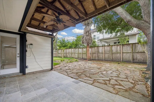 $2,595 | 5209 Evergreen Street, Bellaire, TX 77401