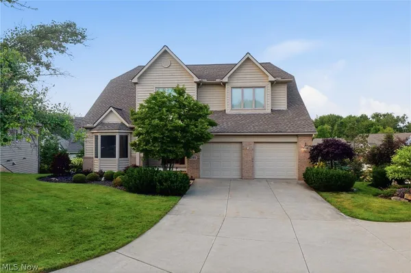 $770,000 | 585 Burgess Circle, Aurora, OH 44202