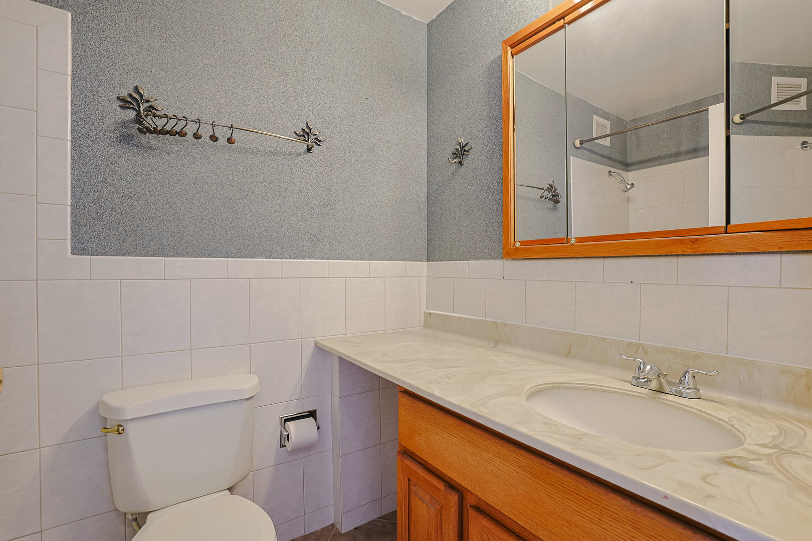 8815 West Golf Road, Unit 6I Niles, IL 60714 - Photo 20 of 28 Gallery Image 20