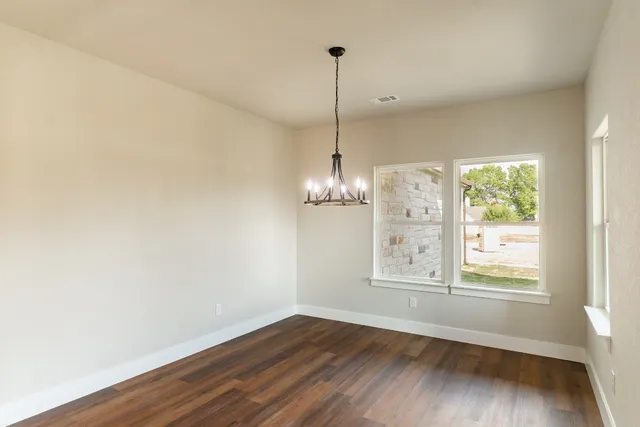 $354,600 | 305 String Prairie Way, Smithville, TX 78957