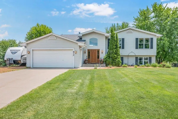 $425,000 | 812 Larkspur Court, Shakopee, MN 55379