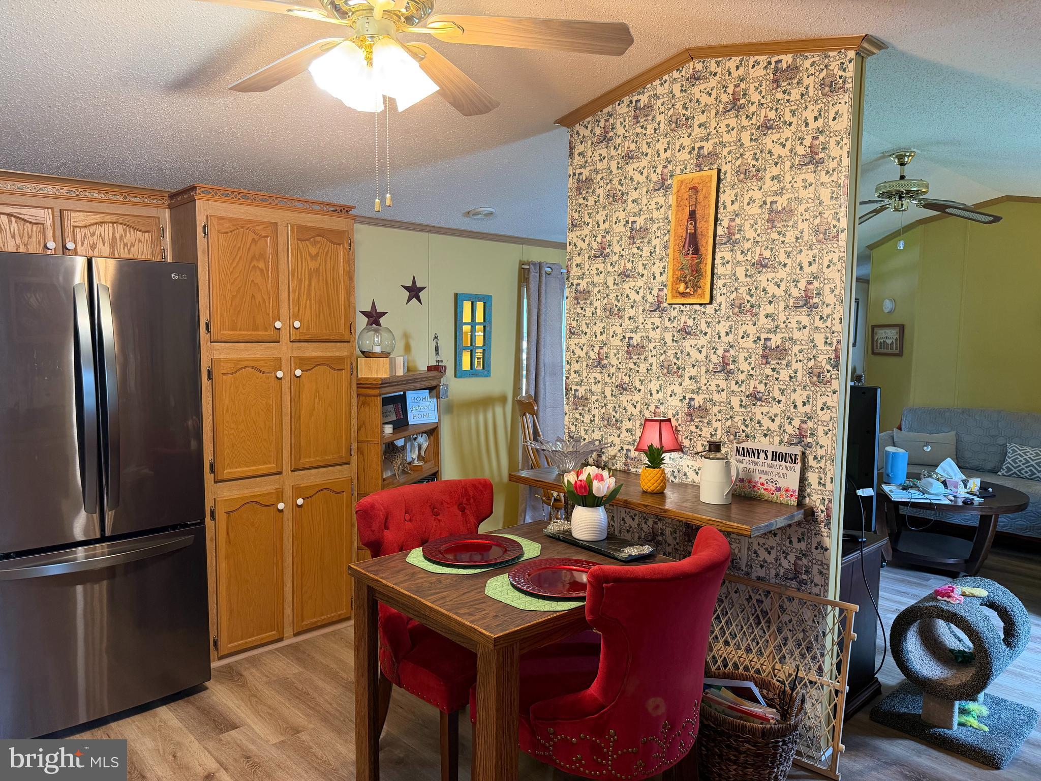 Cozy Dining Area