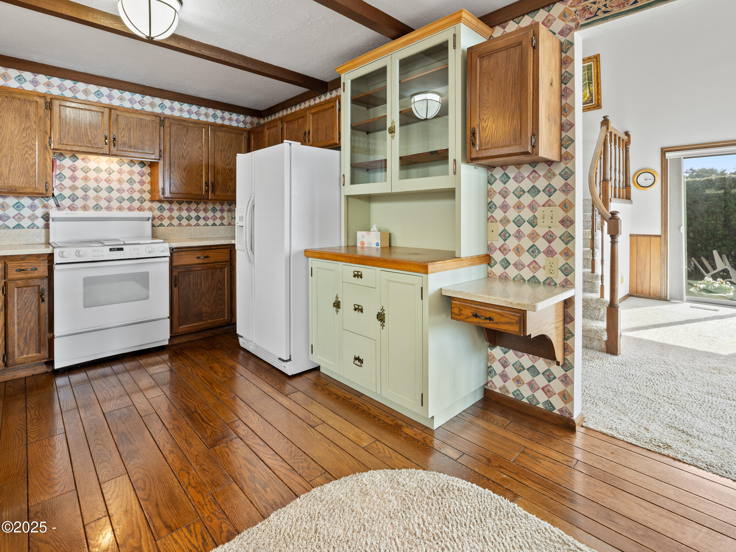 1016 Southwest Mark Street Newport, OR 97365 - Photo 18 of 70 Kitchen Main Level(1)