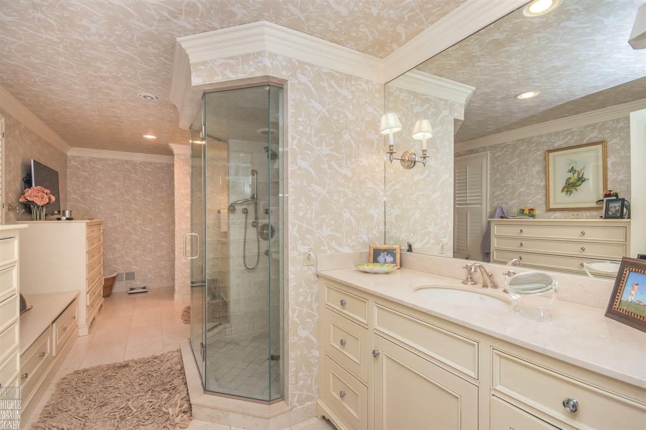 175 Touraine Road Grosse Pointe, MI 48236 - Photo 24 of 31 31393880-23.JPG