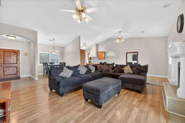 $400,000 | 4678 West Rosetta Drive, Fresno, CA 93722
