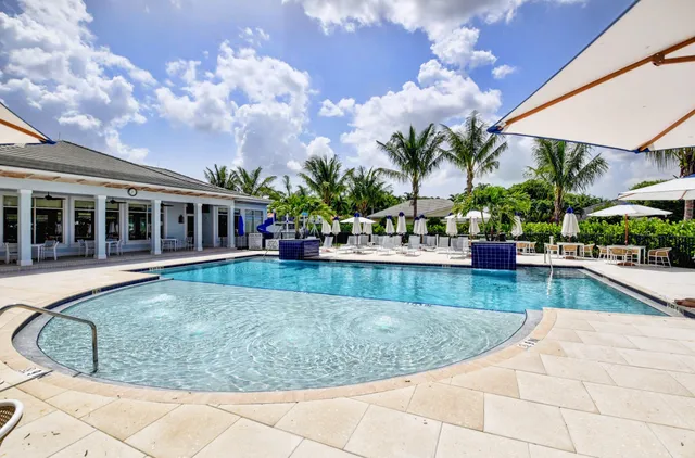 $1,150,000 | 8 Slash Pine Villas, Boynton Beach, FL 33436