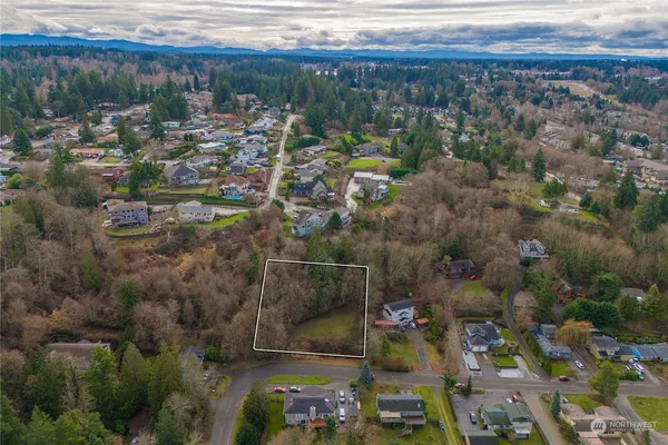 $240,000 | 1900 5th Street Southeast, Puyallup, WA 98372