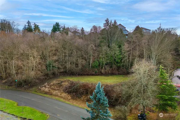 $240,000 | 1900 5th Street Southeast, Puyallup, WA 98372