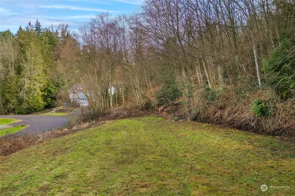 $240,000 | 1900 5th Street Southeast, Puyallup, WA 98372