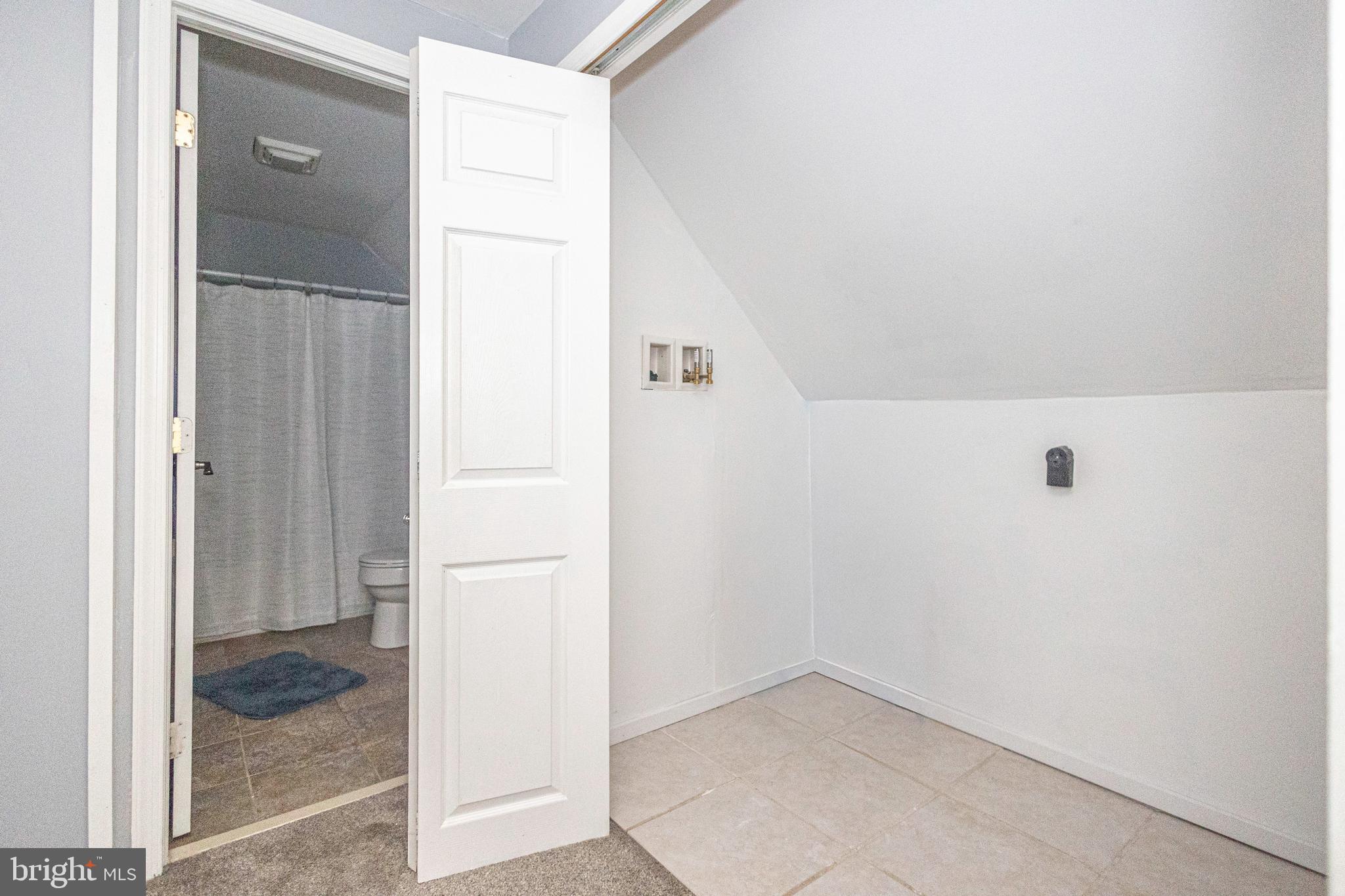 11 High Road Levittown, PA 19056 - Photo 31 of 40
