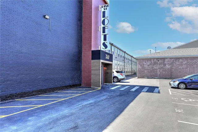 $1,650 | 327 Pine Street, Unit 1012, Pawtucket, RI 02860