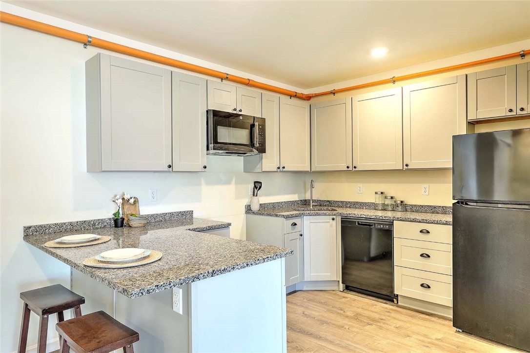 327 Pine Street, Unit 1012 Pawtucket, RI 02860 - Photo 7 of 41