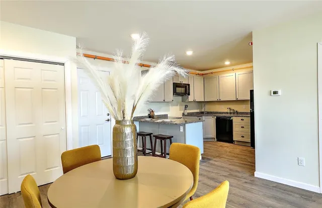 $1,650 | 327 Pine Street, Unit 1012, Pawtucket, RI 02860