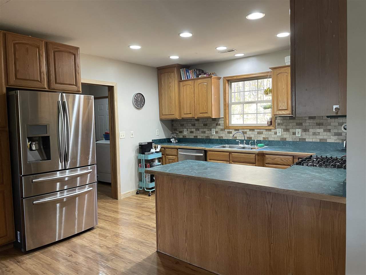 7233 Gillette Road Flushing, MI 48433 - Photo 8 of 34 50060134-8.JPG