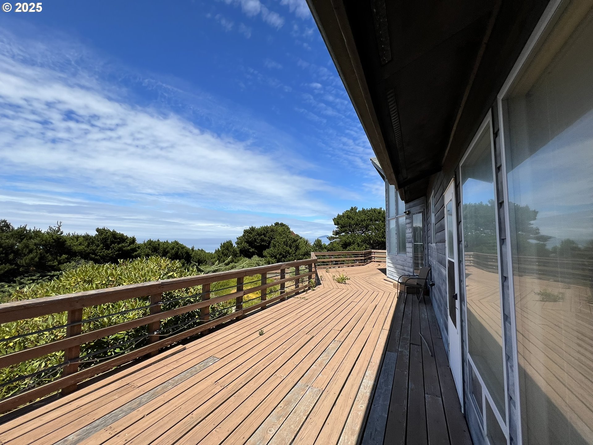 33636 Ophir Road Gold Beach, OR 97444 - Photo 2 of 22 a view of balcony and deck