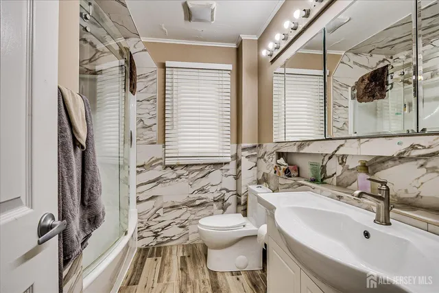 $650,000 | 1072 Bordentown Avenue, Sayreville, NJ 08859