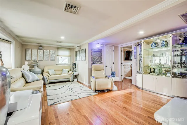 $650,000 | 1072 Bordentown Avenue, Sayreville, NJ 08859