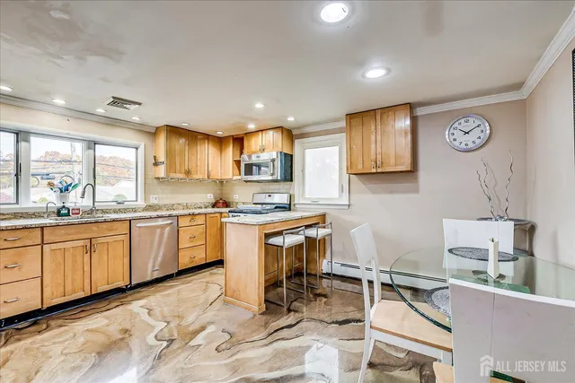 $650,000 | 1072 Bordentown Avenue, Sayreville, NJ 08859