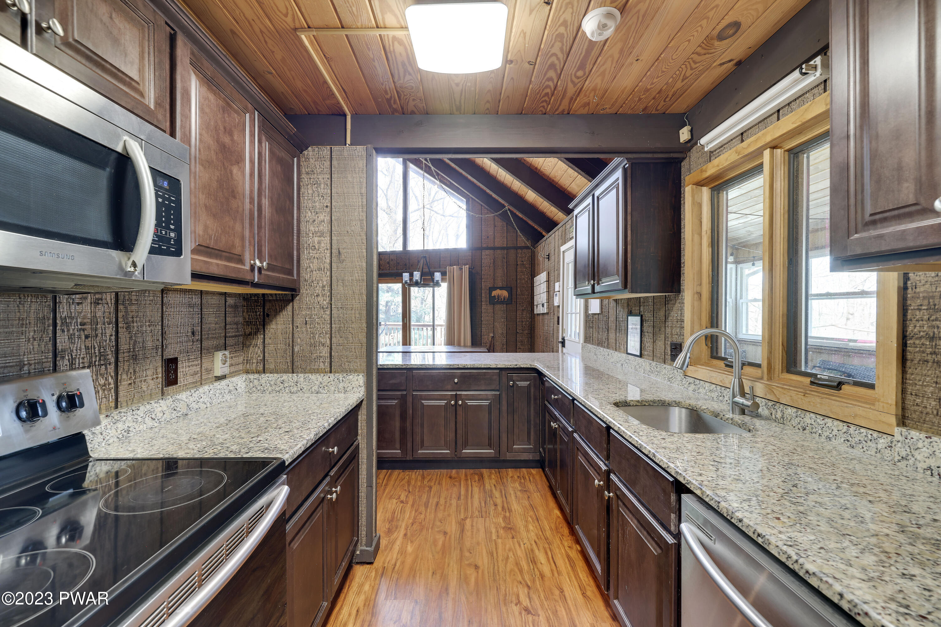135 Bear Trap Mountain Road Greentown, PA 18426 - Photo 11 of 45 RBPH9500