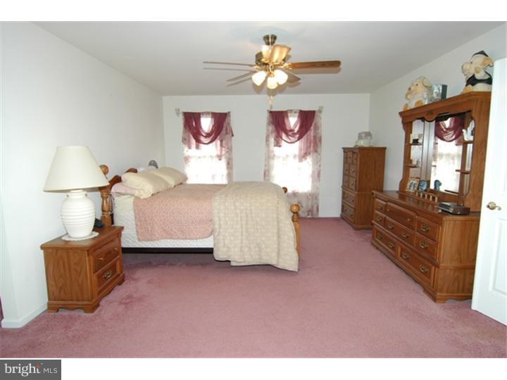 1037 Dallas Road Reading, PA 19605 - Photo 7 of 19 Gallery Image 7